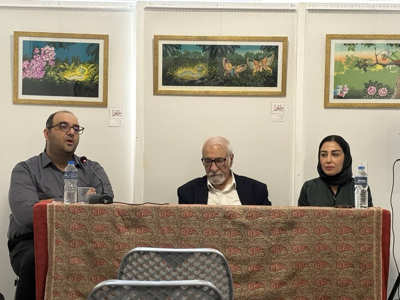 برگزاری نشست  نقد و بررسی آثار ماندگار تصویرگری واحد خاکدان در حاشیه نمایشگاه